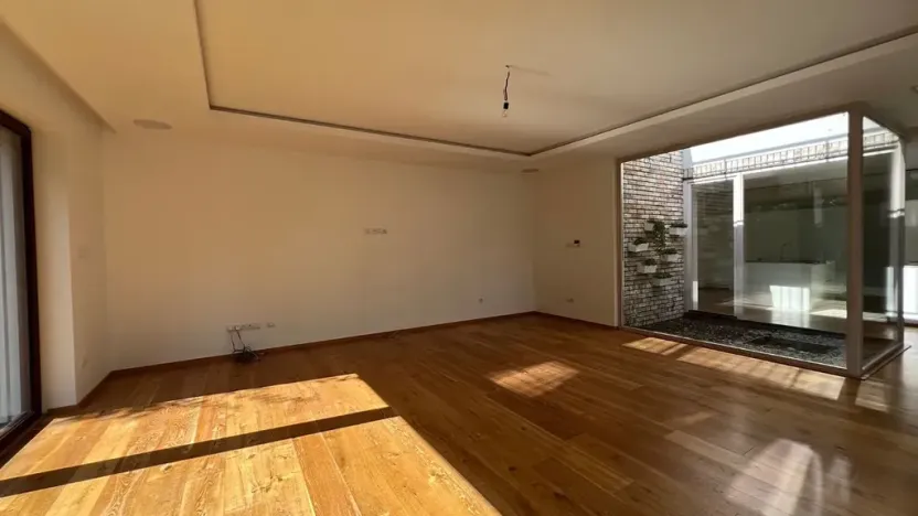 Prodej rodinného domu, Tři Dvory, 235 m2