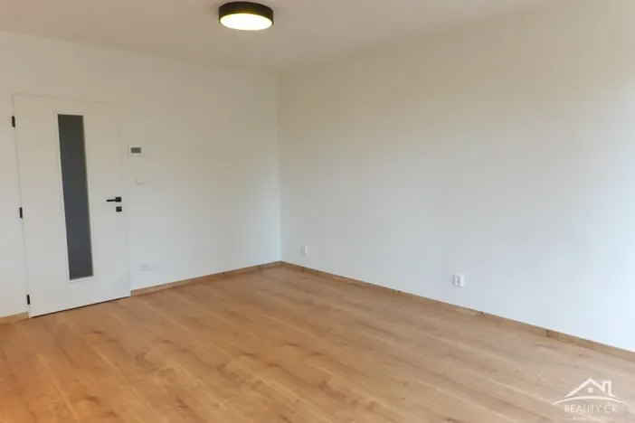 Pronájem bytu 1+kk, Jihlava, Kainarova, 42 m2