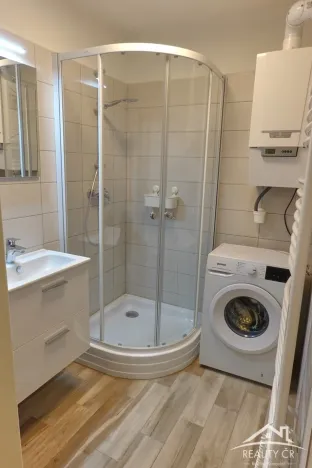 Pronájem bytu 1+kk, Jihlava, Kainarova, 42 m2