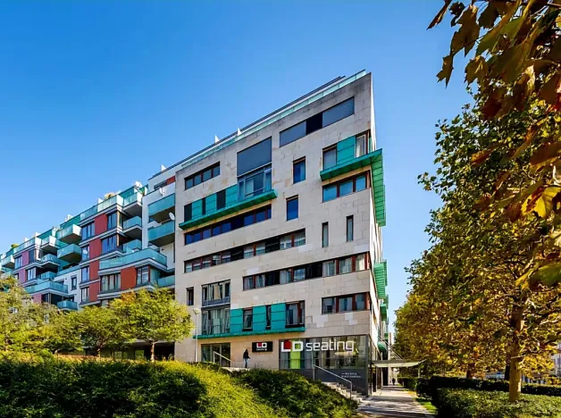 Pronájem garážového stání, Praha - Karlín, Rohanské nábřeží, 15 m2