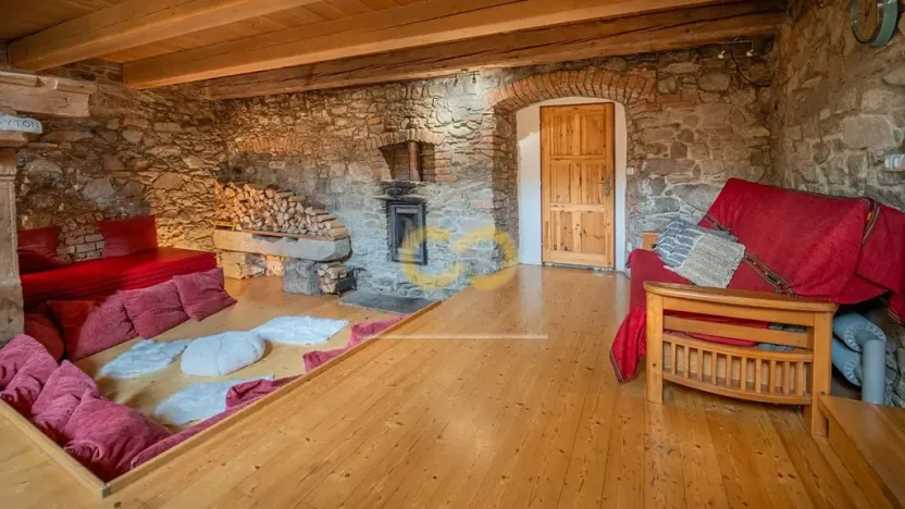 Prodej rodinného domu, Uzeničky, 590 m2