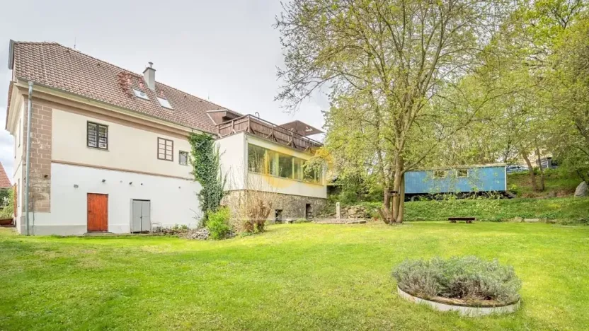 Prodej rodinného domu, Uzeničky, 590 m2