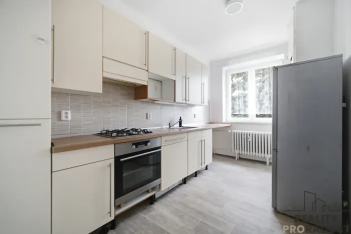 Pronájem bytu 3+1, Pardubice - Zelené Předměstí, Gorkého, 84 m2