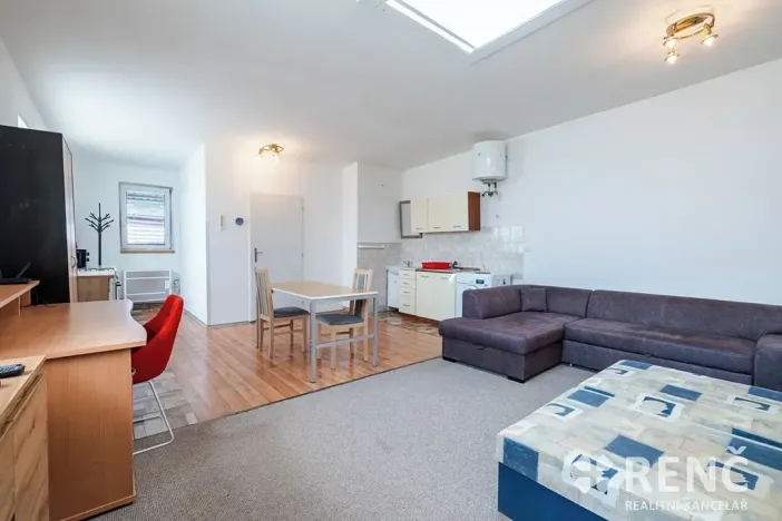 Pronájem bytu 1+kk, Moravany, Vnitřní, 42 m2