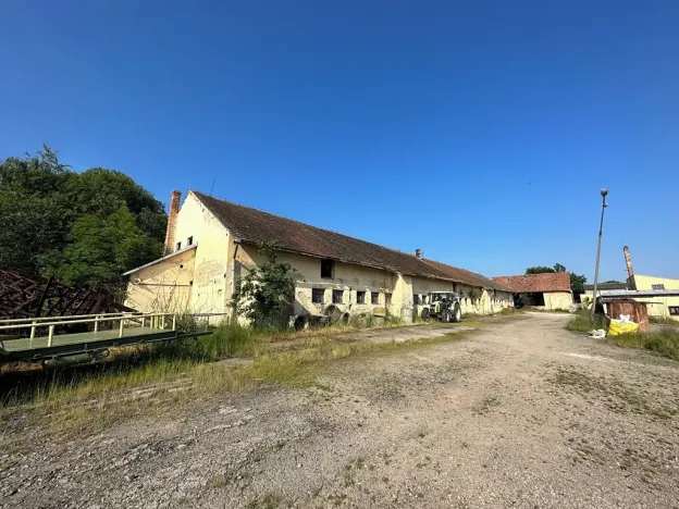 Dražba - jiné, Dub, 814 m2
