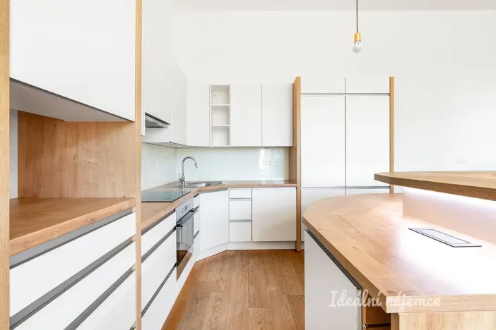 Pronájem bytu 3+kk, Praha - Nové Město, Na Moráni, 94 m2