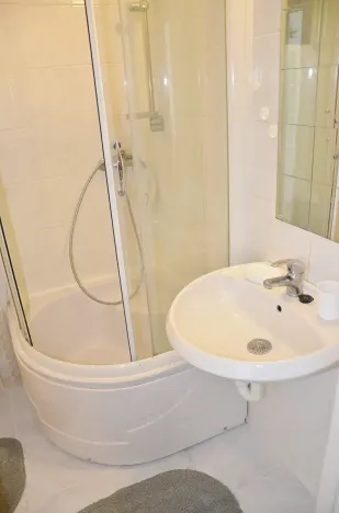 Pronájem bytu 1+kk, Praha, Pelhřimovská, 27 m2