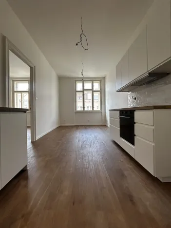 Pronájem bytu 2+kk, Praha - Nusle, Jaromírova, 43 m2