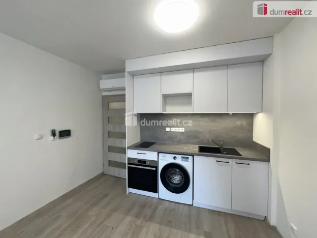 Pronájem bytu 1+kk, Břeclav, Břetislavova, 25 m2