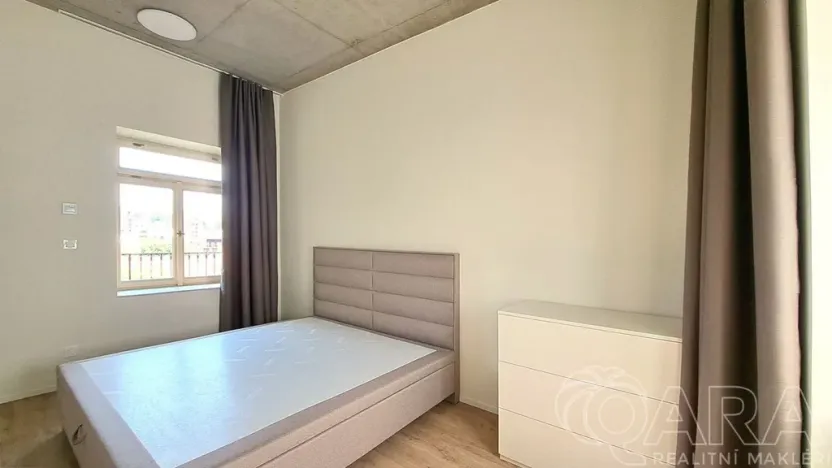 Pronájem bytu 2+kk, Praha - Nusle, Boleslavova, 43 m2