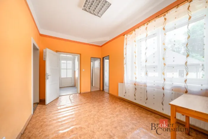 Prodej rodinného domu, Plesná, 5. května, 185 m2