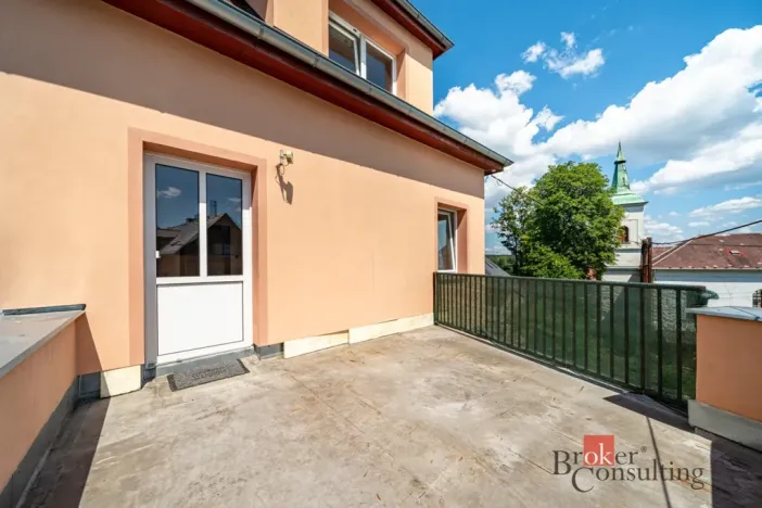 Prodej rodinného domu, Plesná, 5. května, 185 m2