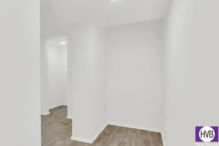 Prodej atypického bytu, Praha, Suchdolské náměstí, 14 m2