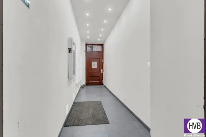 Prodej atypického bytu, Praha, Jagellonská, 16 m2