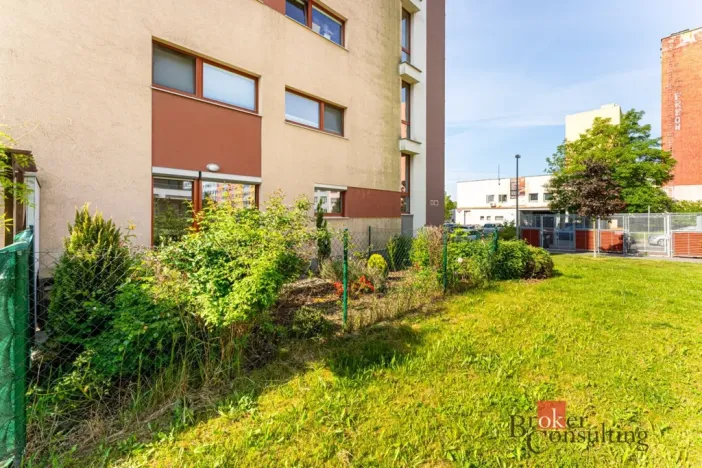Prodej bytu 1+kk, Praha - Kamýk, Papírníkova, 35 m2