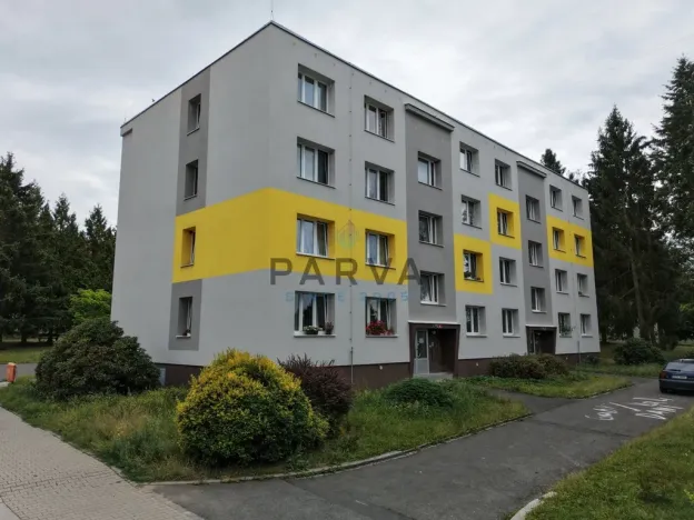 Prodej bytu 3+1, Hrádek - Nová Huť, 1. máje, 67 m2