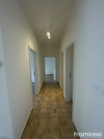 Prodej bytu 4+kk, Znojmo, Smutného, 79 m2