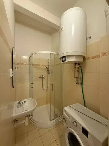 Pronájem bytu 1+kk, Praha - Libeň, U Balabenky, 30 m2