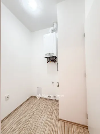 Pronájem bytu 2+kk, Znojmo, Růžičkova, 38 m2