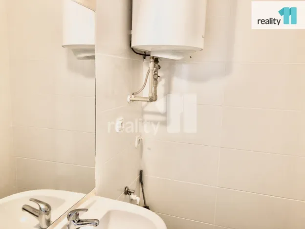Pronájem bytu 2+kk, Praha - Hrdlořezy, Českobrodská, 35 m2