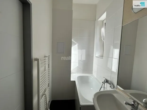 Pronájem bytu 2+kk, Praha - Hrdlořezy, Českobrodská, 35 m2