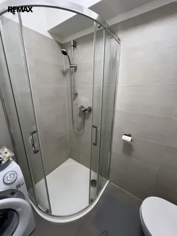 Pronájem bytu 1+kk, Zlín - Malenovice, Hřebíčkova, 30 m2