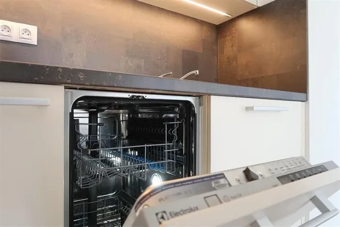 Pronájem bytu 3+kk, Praha - Vysočany, Svatošových, 72 m2