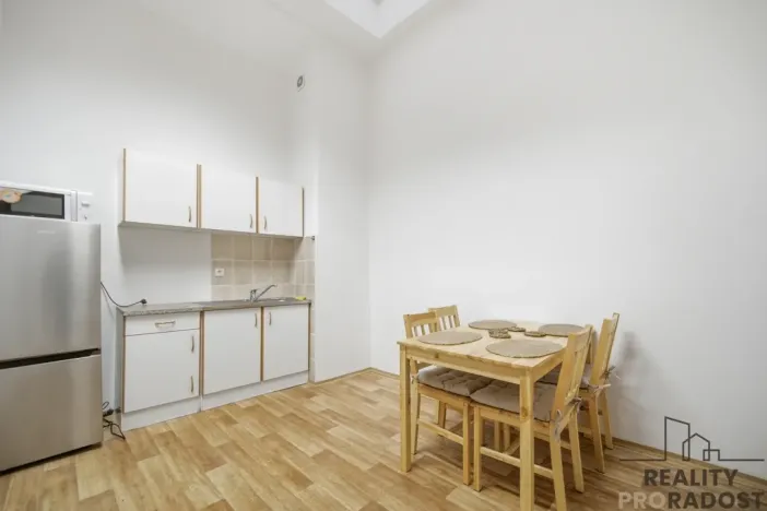 Pronájem kanceláře, Jaroměř, nám. Československé armády, 137 m2