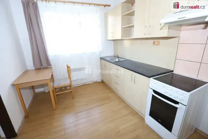 Pronájem bytu 1+1, Bečov nad Teplou, Nádražní, 33 m2