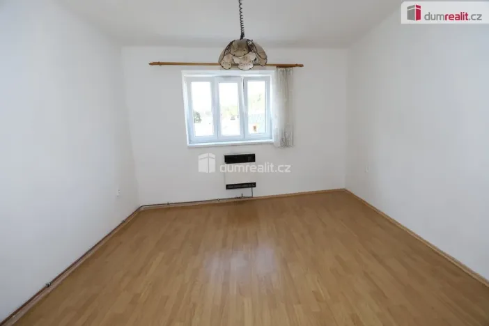 Pronájem bytu 1+1, Bečov nad Teplou, Nádražní, 33 m2
