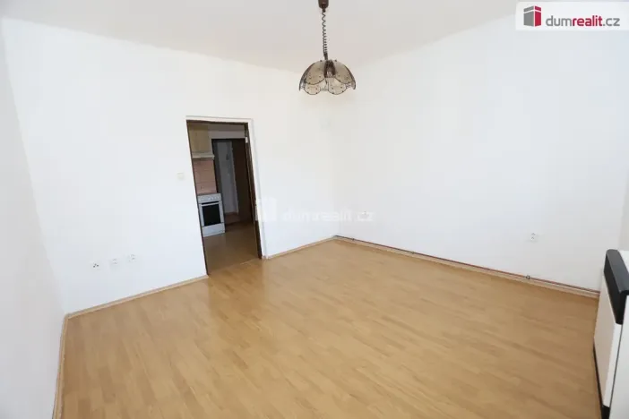Pronájem bytu 1+1, Bečov nad Teplou, Nádražní, 33 m2