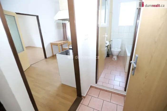 Pronájem bytu 1+1, Bečov nad Teplou, Nádražní, 33 m2