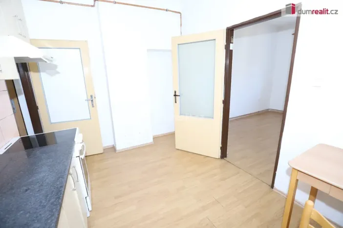 Pronájem bytu 1+1, Bečov nad Teplou, Nádražní, 33 m2