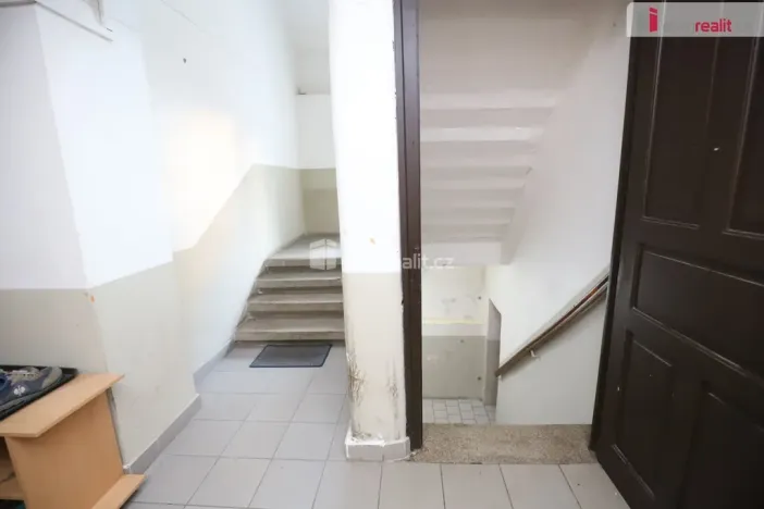 Pronájem bytu 1+1, Bečov nad Teplou, Nádražní, 33 m2