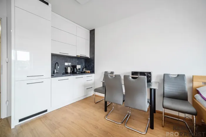 Pronájem bytu 1+kk, Pardubice, Smilova, 32 m2