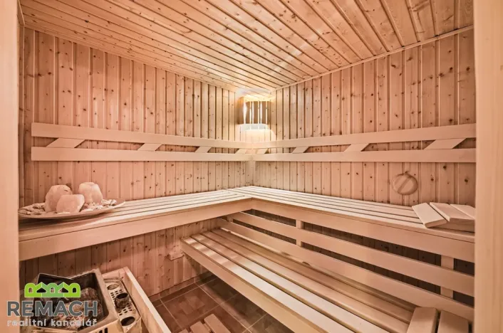 Prodej rodinného domu, Blatnice pod Svatým Antonínkem, 335 m2