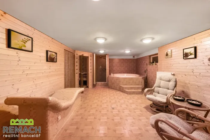 Prodej rodinného domu, Blatnice pod Svatým Antonínkem, 335 m2