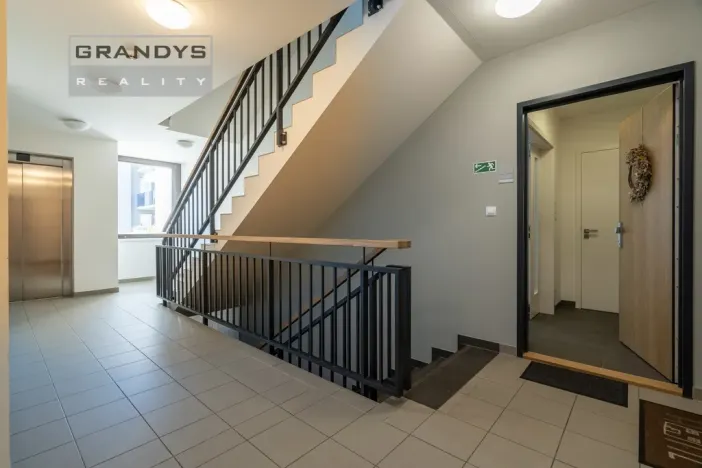 Pronájem bytu 3+kk, Praha, K Beranovu, 77 m2