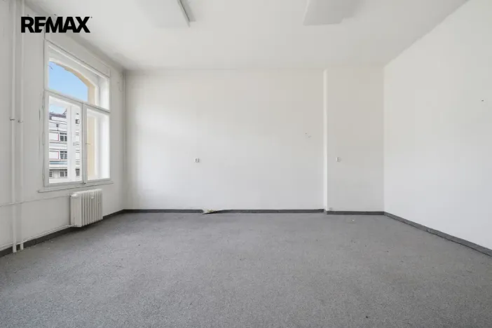 Prodej kanceláře, Karlovy Vary, Jaltská, 61 m2