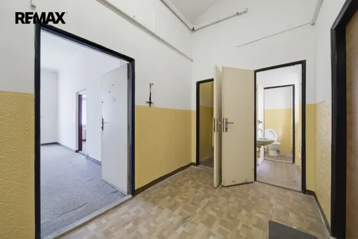 Prodej kanceláře, Karlovy Vary, Jaltská, 61 m2