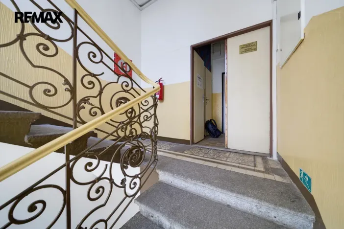 Prodej kanceláře, Karlovy Vary, Jaltská, 61 m2