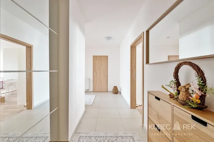 Pronájem bytu 3+kk, Praha - Uhříněves, Oty Bubeníčka, 86 m2