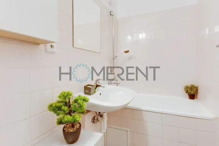 Pronájem bytu 2+kk, Praha, Generála Janouška, 43 m2