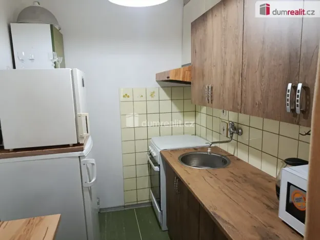 Pronájem bytu 2+kk, Praha - Kobylisy, Rajmonova, 45 m2