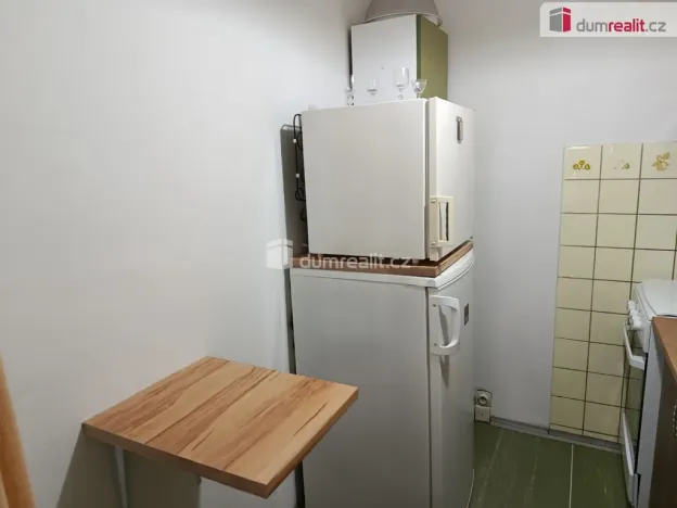 Pronájem bytu 2+kk, Praha - Kobylisy, Rajmonova, 45 m2
