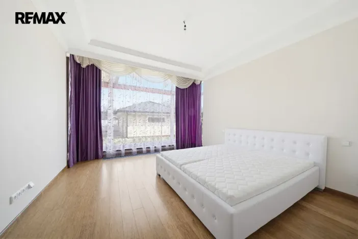 Prodej rodinného domu, Jesenice - Zdiměřice, Sýkorová, 363 m2