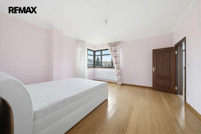 Prodej rodinného domu, Jesenice - Zdiměřice, Sýkorová, 363 m2