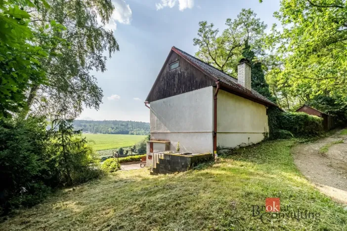 Prodej chaty, Týn nad Vltavou - Hněvkovice na levém břehu Vltavy, 80 m2
