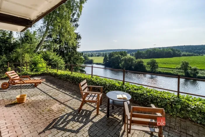 Prodej chaty, Týn nad Vltavou - Hněvkovice na levém břehu Vltavy, 80 m2