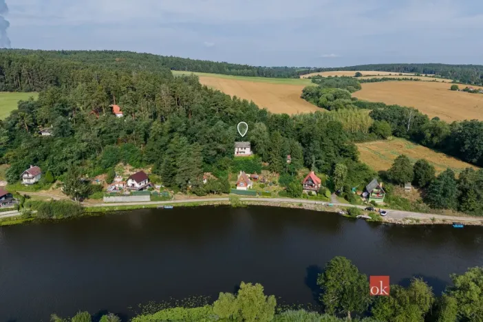Prodej chaty, Týn nad Vltavou - Hněvkovice na levém břehu Vltavy, 80 m2